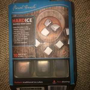 B2G1 Final Touch Stainless steel ice cubes set